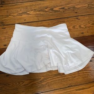 White flexible skirt